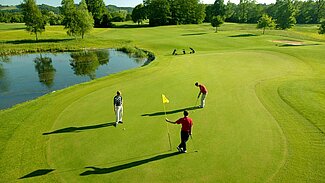 Golfspieler auf Golfplatz