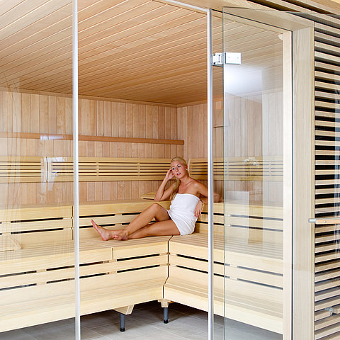 Frau in Sauna